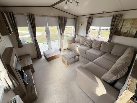 The Elan_DD11 Lounge