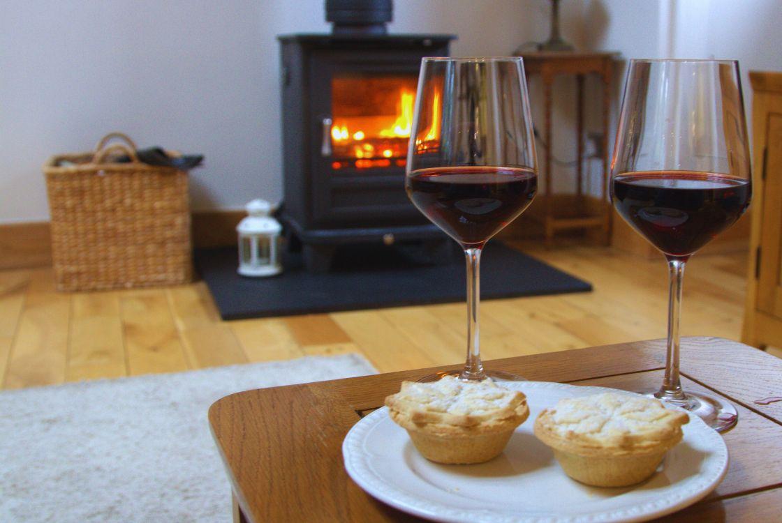 Sandford House cottage with log fire, two glasses of wine and two Christmas mince pies