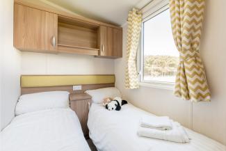 Castaway holiday home twin bedroom