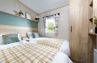 The Coworth Deluxe - twin bedroom