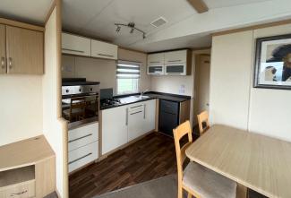 The Melrose - kitchen / diner