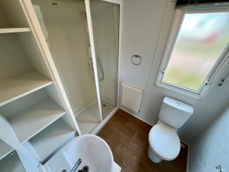 The Salsa - family shower room with wc