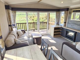 The Bordeaux Escape - stylish lounge with outlook doors