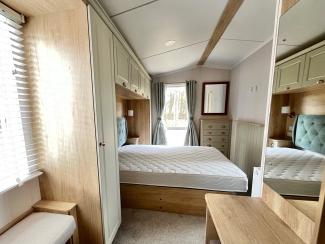 The Vendee - master bedroom with window seat