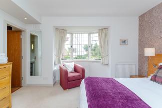 Baillie Scott - king or twin bedroom with courtyard views