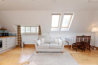 Red Squirrel Apartment - luxury open plan living