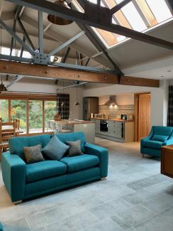 The Coach House - superior open plan living