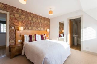 The Giddy Limit - king or twin room with en suite bathroom