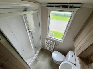 The Loire_main bathroom
