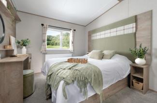 The Keswick main bedroom