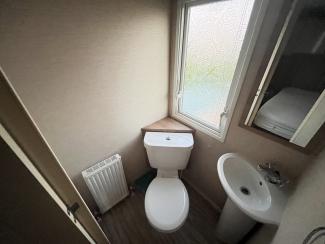 The Granada_ensuite wc