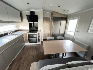 The Antibes_SR6 Dining