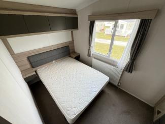 The Antibes_SR6 Main Bedroom