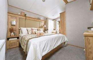 The Ambleside_Main Bedroom