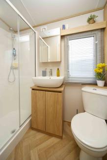 The Melrose_Main Bathroom