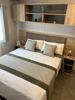 The Ashdale_Main bedroom